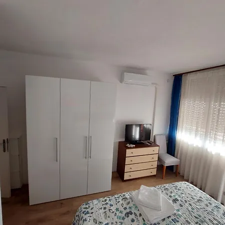 Jela * Сплит