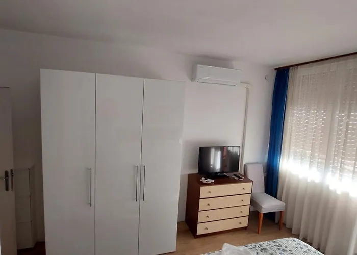 Jela * Сплит